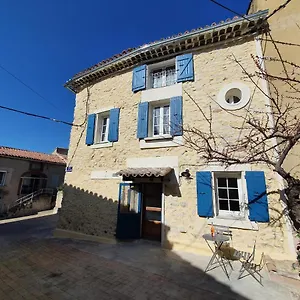 Hébergement de vacances L'angélus, De Charme Au Coeur Du Vieux Village De France